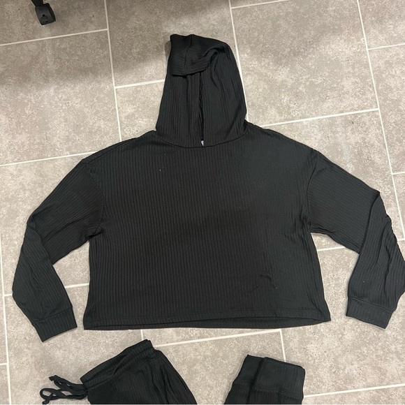 COLSIE Womens Black Loungewear Sweatsuit Hoodie Set - Picture 2 of 4